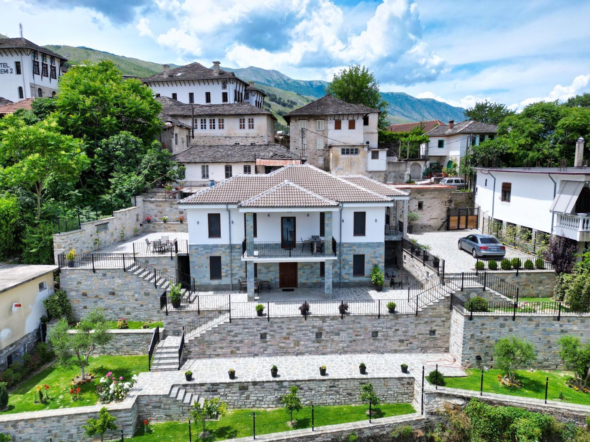 Castlefront Villa Гирокастра Экстерьер фото